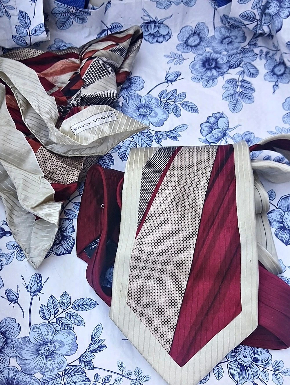 Stacy Adams Geometric Red & Cream Ties